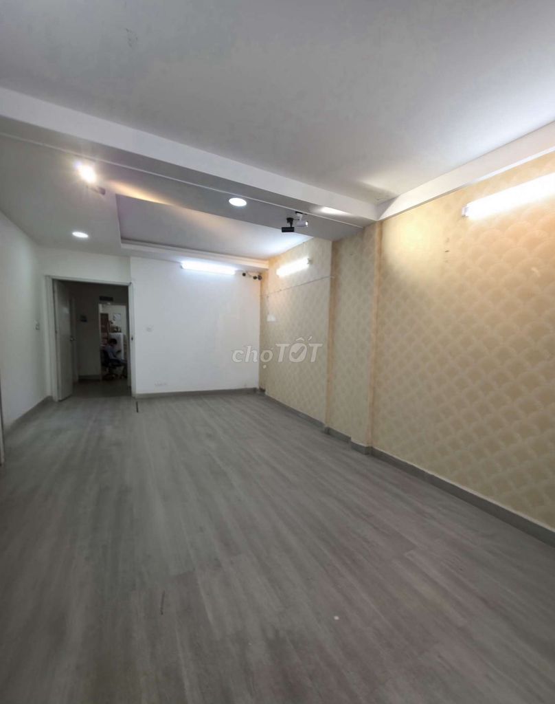 NHÀ MẶT TIỀN CẠNH CÔNG VIÊN PHÚ NHUẬN, 4 TẦNG, GIÁ 27 TRIỆU. Cho thuê Nhà ở tại Quận Phú Nhuận Tp Hồ Chí Minh được đăng bởi HANG hình 4