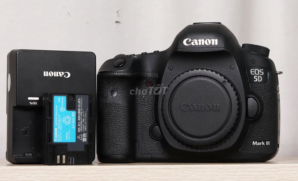 Body Canon 5D Mark III còn KHÁ MỚI nguyên tem hãng. Mua bán Máy ảnh, Máy quay tại Quận 4 Tp Hồ Chí Minh được đăng bởi Mai Ngọc Chinh hình 1