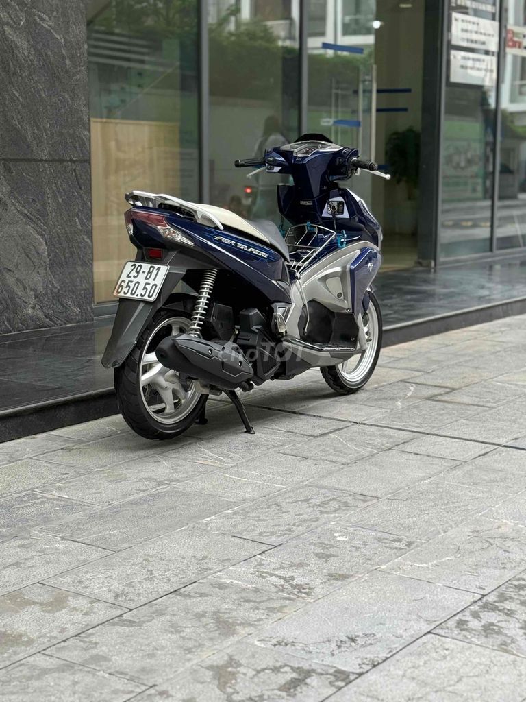 Honda Air blade 125 2017 đèn led 29B1-650.50. Mua bán Xe máy tại Quận Ba Đình Hà Nội được đăng bởi Xe Máy Nam Thi hình 9