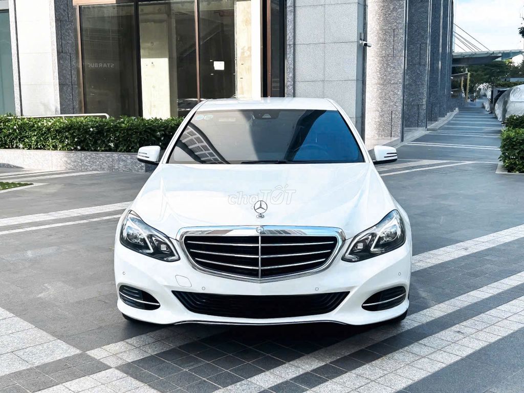 Mercedes Benz E200 Exclusive 2015 - Màu Trắng