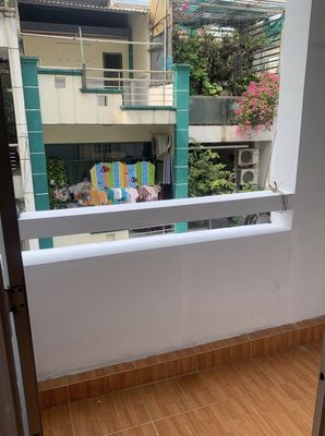 Chính chủ cho thuê phòng ban công ĐN, hẻm xe hơi Hồ Văn Huê, PN.