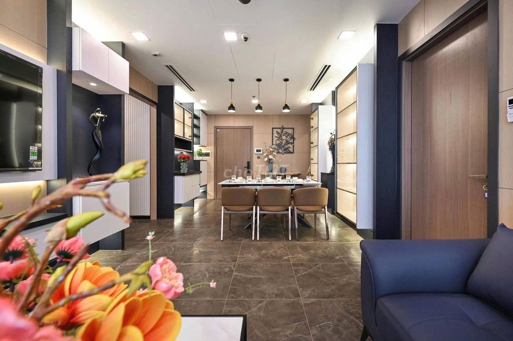 Квартира в аренду 83м2 с 2 спальнями Vinhomes golden River Bason