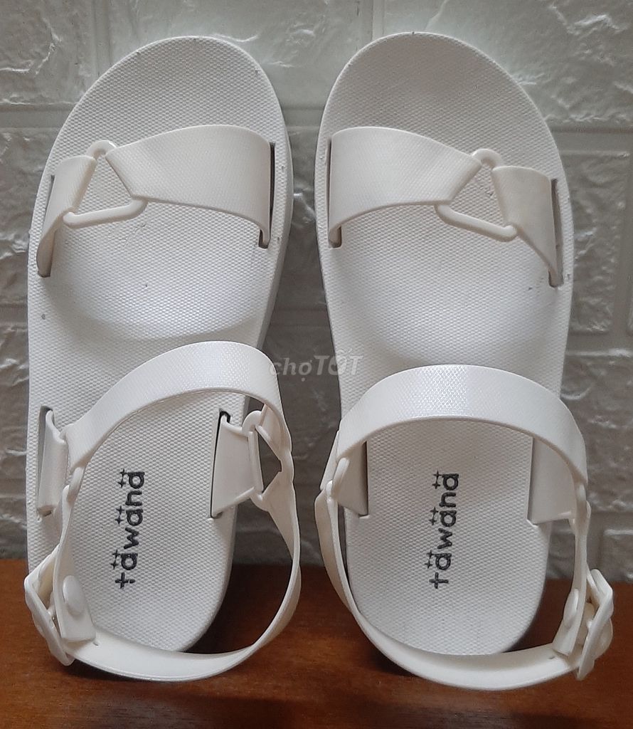 Đôi Dép Sandals Nữ Tawand; Màu Trắng; Size 36.