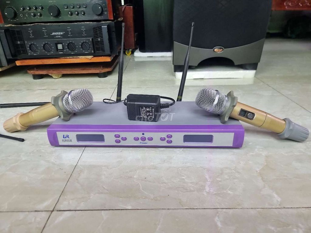 Micro không dây Shure LR18 Tím, Vàng. Mua bán Tivi, Âm thanh tại Quận 12 Tp Hồ Chí Minh được đăng bởi Tiến Dũng Âm Thanh Bãi  Tuyển chọn  hình 1