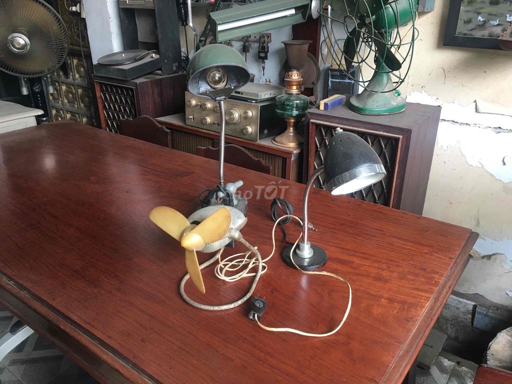 2 đèn và 1 quạt cóc xưa