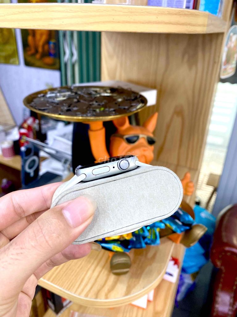 Apple Watch Series 4 40mm Trắng. Mua bán Thiết bị đeo thông minh tại Quận Thanh Khê Đà Nẵng được đăng bởi iPhone và Apple Watch cũ Đà Nẵng hình 1