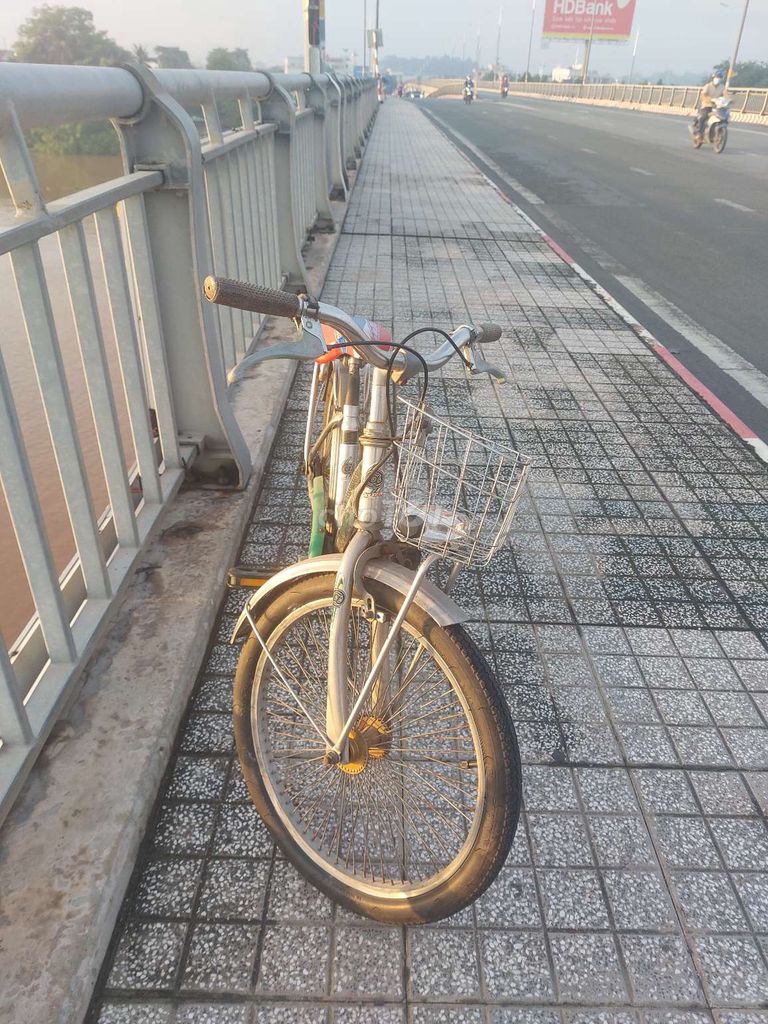 Xe đạp trẻ em Inox Bạc 6-12 tuổi. Mua bán Xe đạp tại Thành phố Biên Hòa Đồng Nai được đăng bởi Le Quoc Khanh hình 10