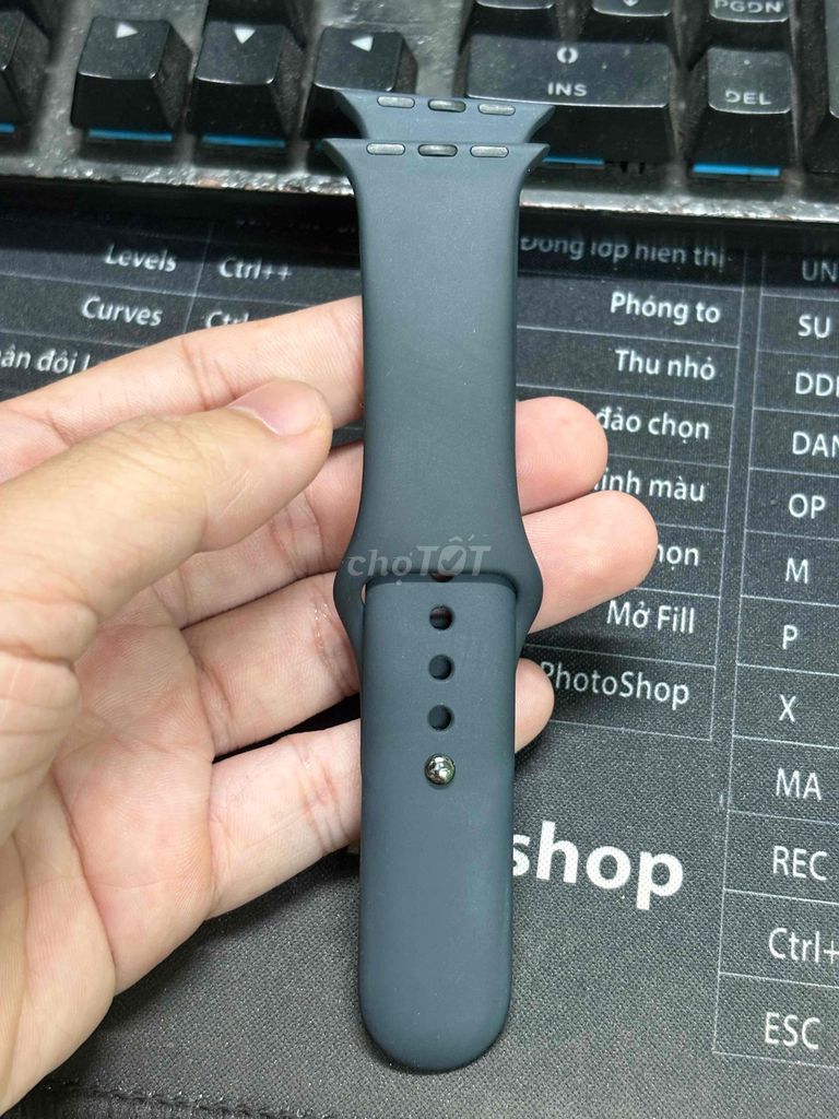 Dây Apple Watch Series 7 Silicon 41mm Midnight. Mua bán Phụ kiện (Màn hình, Chuột...) tại Quận 7 Tp Hồ Chí Minh được đăng bởi Nguyên Vẹn hình 1