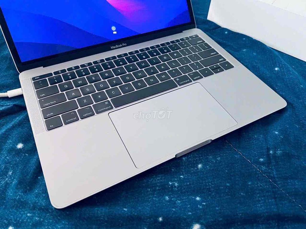 em bán lại macbook pro Fullbox mới lắm ạ