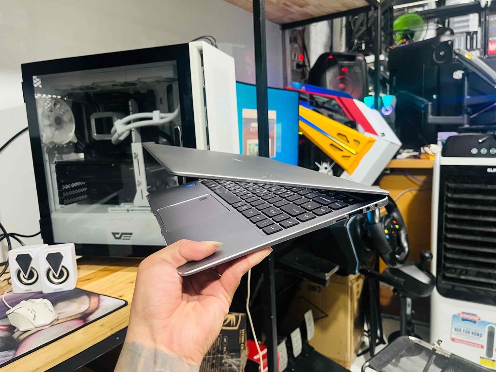 Laptop Xám Mỏng pin trâu. Mua bán Laptop tại Thị xã Bến Cát Bình Dương được đăng bởi Huỳnh Duy hình 1