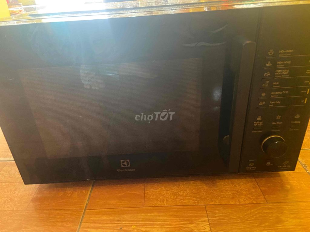 Lò vi sóng Electrolux EMG23D22B 23 lít Đen. Mua bán Bếp, lò, đồ điện nhà bếp tại Quận 10 Tp Hồ Chí Minh được đăng bởi Tran Vy hình 1