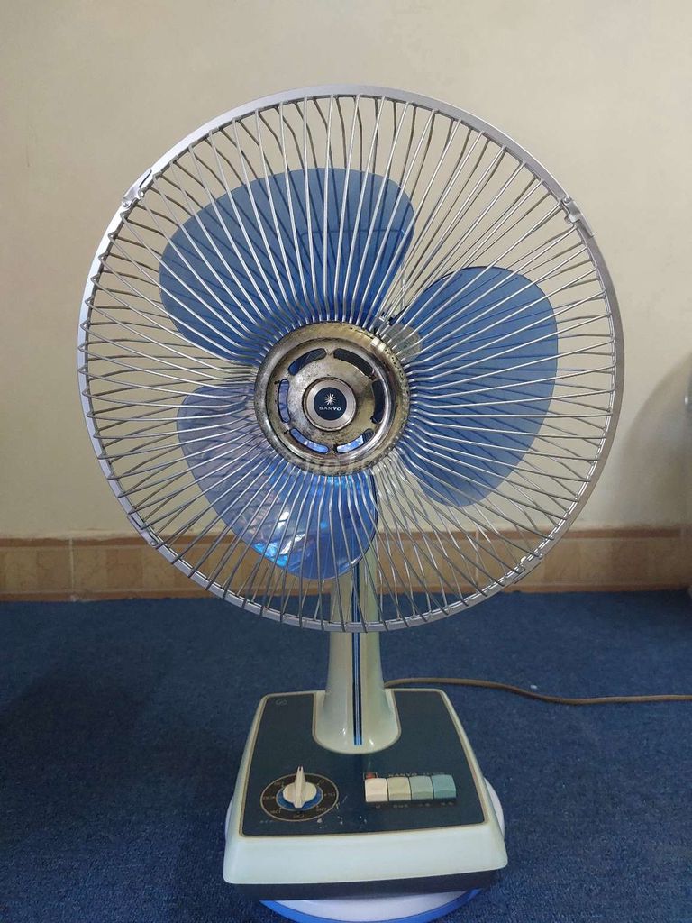 Quạt điện Nhật Bản nhiều màu. Mua bán Quạt tại Quận Long Biên Hà Nội được đăng bởi Xuân Quí hình 1