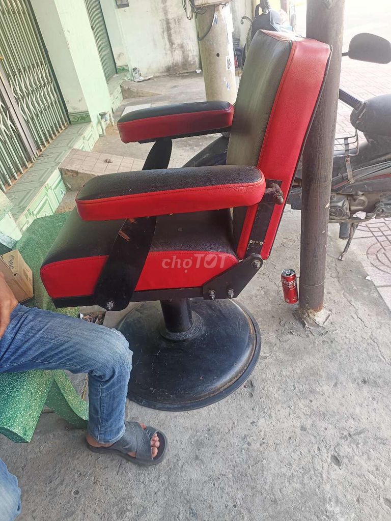 Ghế cắt tóc Nam Đen Đỏ Đã bọc lại. Mua bán Bàn ghế tại Thành phố Tân An Long An được đăng bởi Phạm Phương hình 1