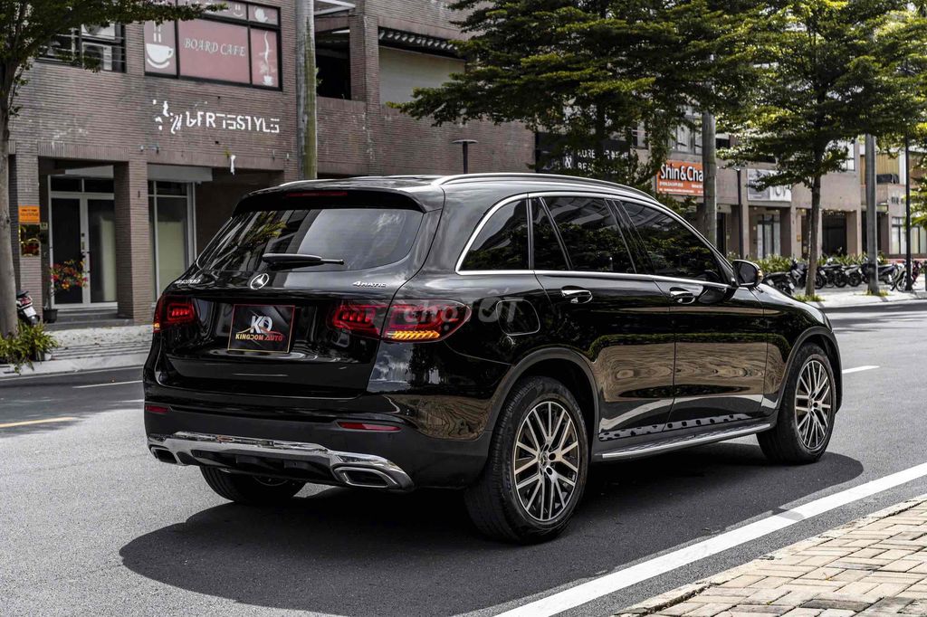 GLC200 4MATIC 2023 màu đen cá nhân 1 chủ siêu đẹp. Mua bán Ô tô tại Quận 7 Tp Hồ Chí Minh được đăng bởi Dương Phương hình 7