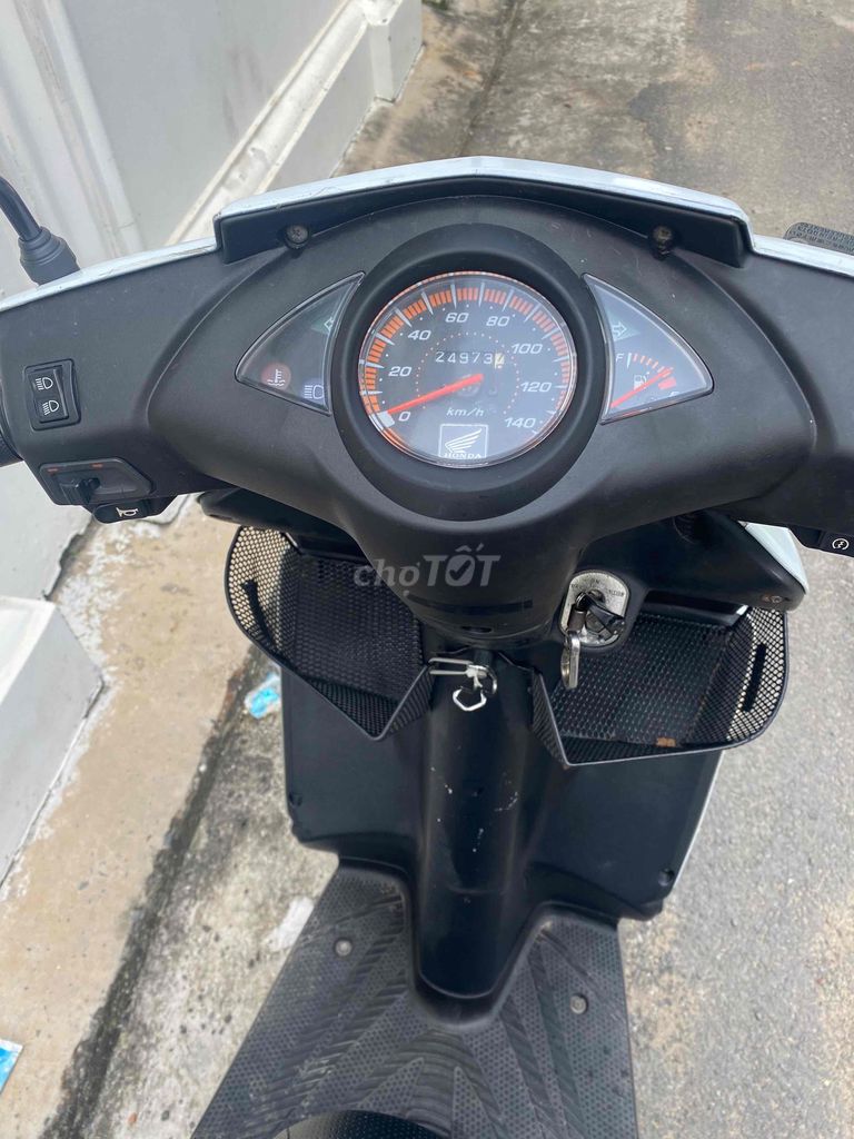 click 110 -9 chủ kí bán máy zin êm. Mua bán Xe máy tại Quận Tân Bình Tp Hồ Chí Minh được đăng bởi CÁ NHÂN   9 CHỦ hình 4