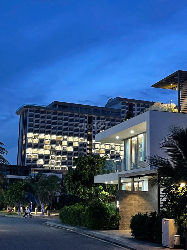 Bàn giao căn view biển 3,3 tỷ/ 45m2 full nội thất sát biển