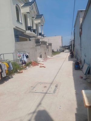 bán lô đất 85m2- gần chợ đầu mối hóc môn - giá tốt cho anh chị đầu tư. Mua bán đất tại Huyện Hóc Môn Tp Hồ Chí Minh được đăng bởi BÁN ĐẤT CHÍNH CHỦ 