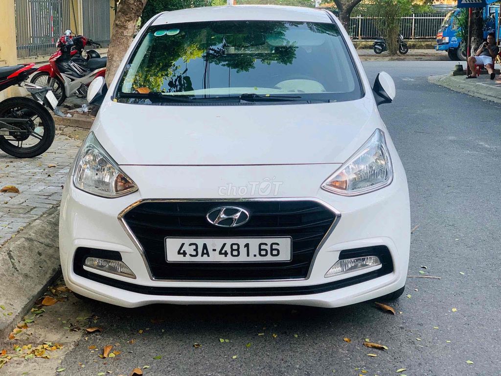 Hyundai Grand i10 2019 1.2 AT sedan - 70000 km