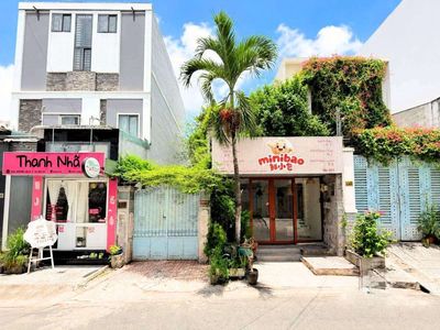 nhà 8 x 20m giá chỉ 26 tỷ . đường số 49 . p Tân Quy .Q7