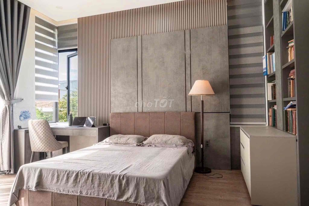 Corner garden villa with koi pond and Han River view — photo 10