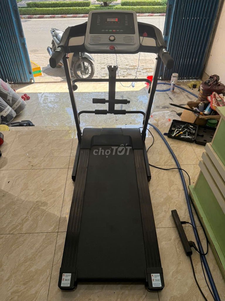 Máy chạy bộ Đen Đã sử dụng. Mua bán Đồ thể thao, Dã ngoại tại Thành phố Thủ Dầu Một Bình Dương được đăng bởi Nguyễn Thị Hoài hình 1