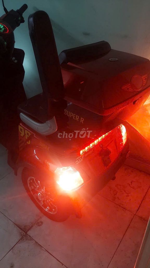 Xe điện 3 bánh Super R. Mua bán Xe điện tại Thành phố Qui Nhơn Bình Định được đăng bởi NHÂN NGUYỄN HOÀNG hình 3