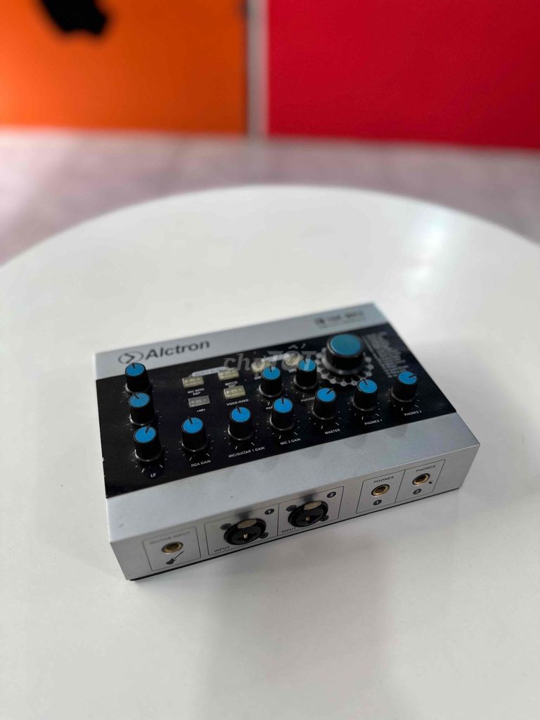 souncard và mic cho ace về hát live hoặc thu âm. Mua bán Tivi, Âm thanh tại Huyện Tân Châu Tây Ninh được đăng bởi Nam hình 1