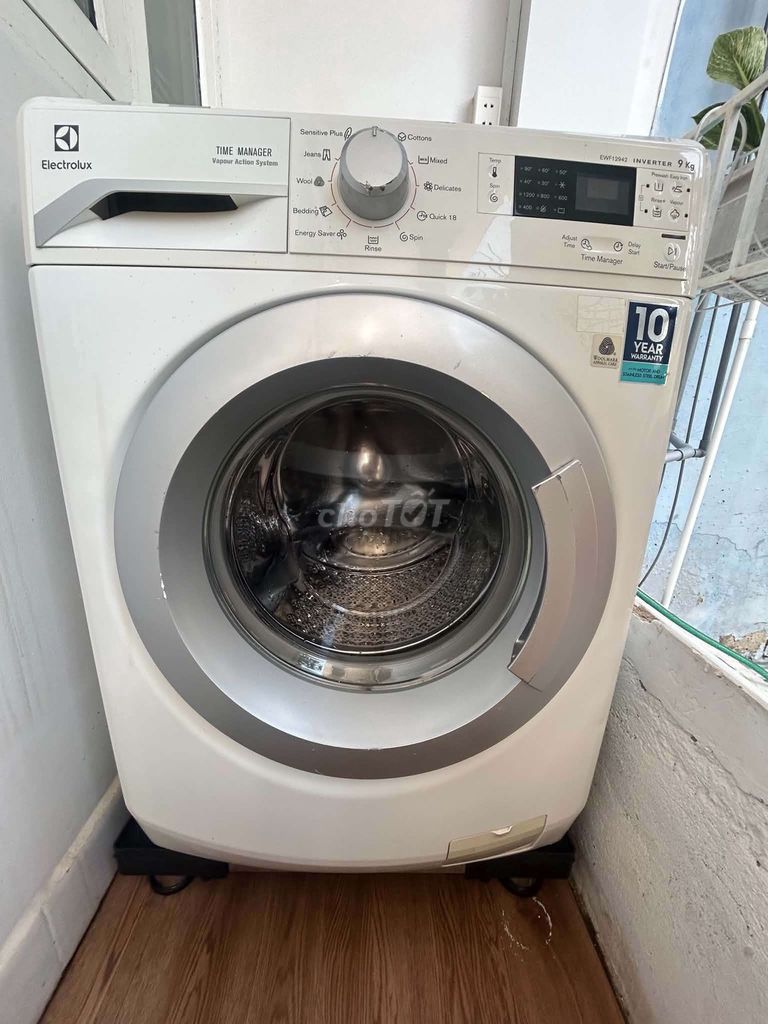 Máy giặt Electrolux 9kg Trắng đã qua sử dụng. Mua bán Máy giặt tại Quận Gò Vấp Tp Hồ Chí Minh được đăng bởi Nguyen Loc hình 1