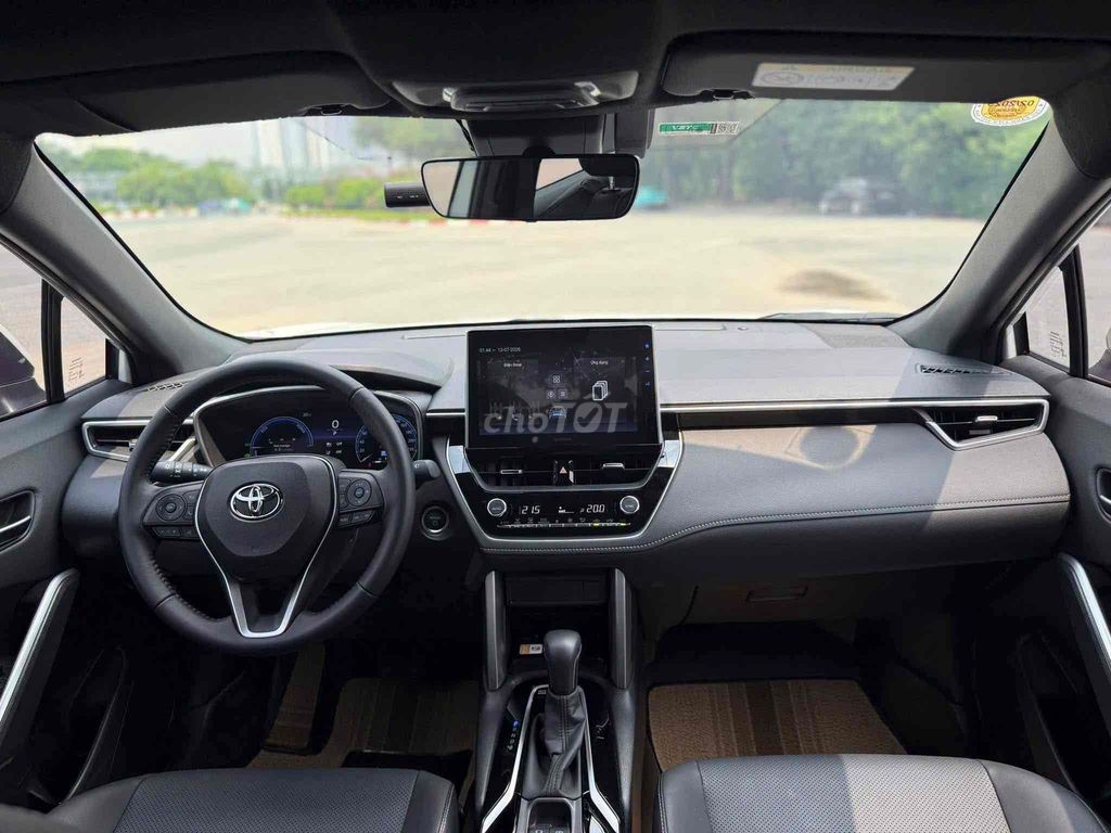 Toyota Corolla Cross HEV 2025 Белый Гибрид