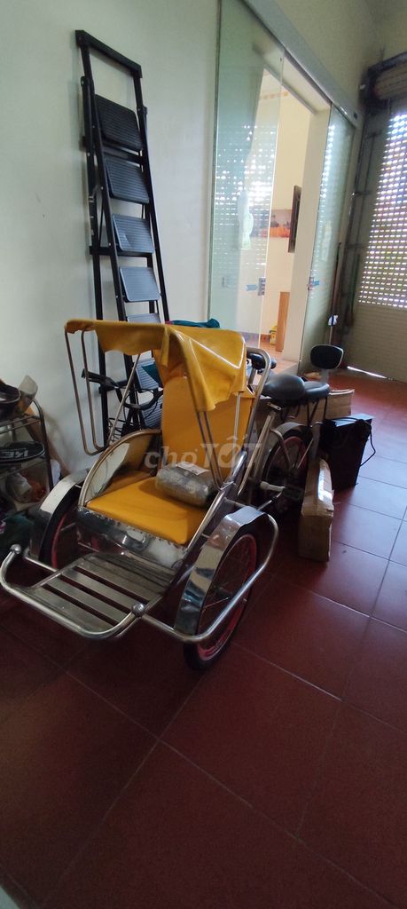 Xe xích lô trẻ em Kim loại màu Vàng. Mua bán Phương tiện khác tại Huyện Yên Mỹ Hưng Yên được đăng bởi Ha Nguyen hình 1