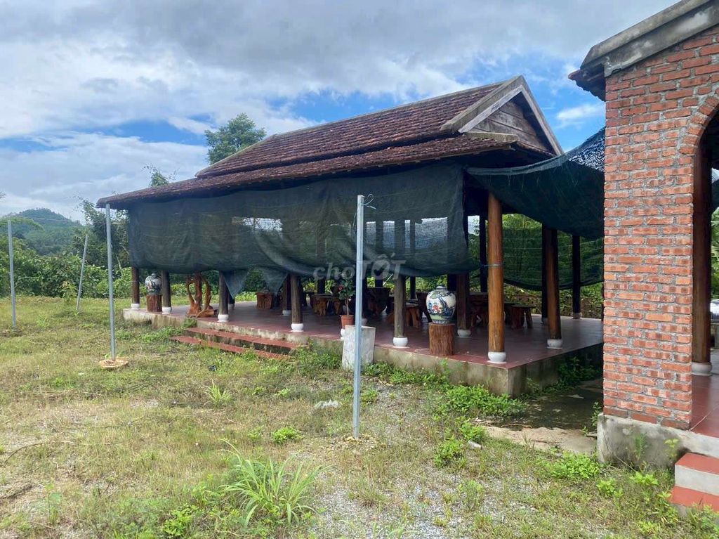Bán nhà vườn 970m2 có 400m2 đất ở 2 mặt tiền quốc lộ 14G