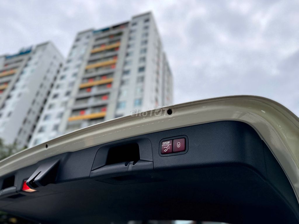 Mercedes-Benz GLC300 4Matic kính 3 lớp Apple Car. Mua bán Ô tô tại Quận Bình Thạnh Tp Hồ Chí Minh được đăng bởi Hoàng Phát hình 10