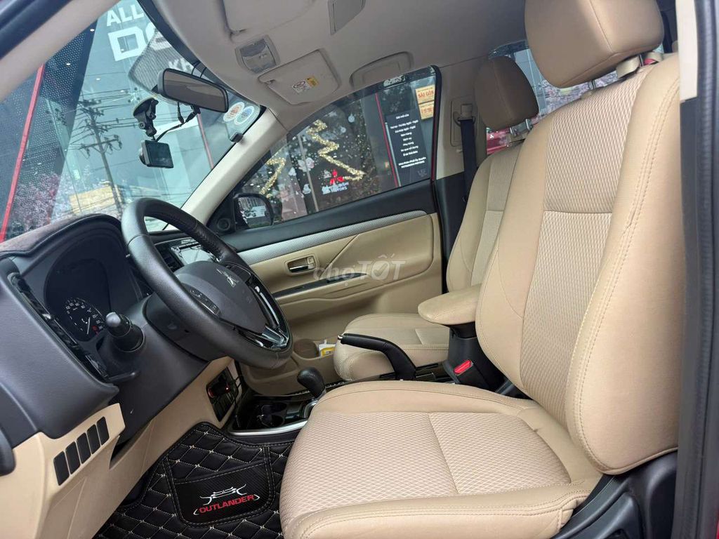 Mitsubishi Outlander CVT 2018 Đỏ - Odo 29300 km. Mua bán Ô tô tại Thành phố Thủ Đức Tp Hồ Chí Minh được đăng bởi Mitsubishi Chính Hãng hình 10