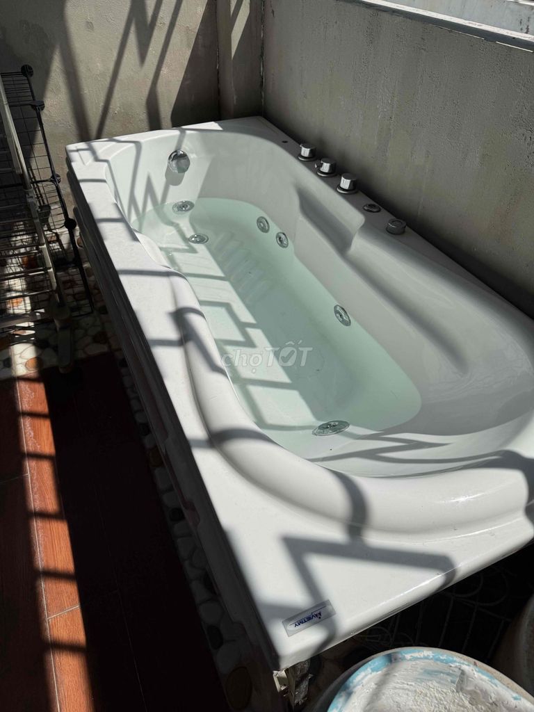 Dọn nhà thanh lý Bồn tắm nằm có bơm sục. Mua bán Thiết bị vệ sinh, nhà tắm tại Huyện Nhà Bè Tp Hồ Chí Minh được đăng bởi Tung Nguyen hình 1