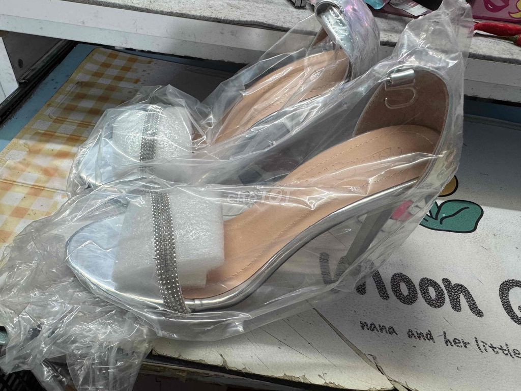 Giày cao gót Nữ Da  Bạc 9cm size 39. Mua bán Giày dép tại Quận 12 Tp Hồ Chí Minh được đăng bởi tiểu vy hình 1