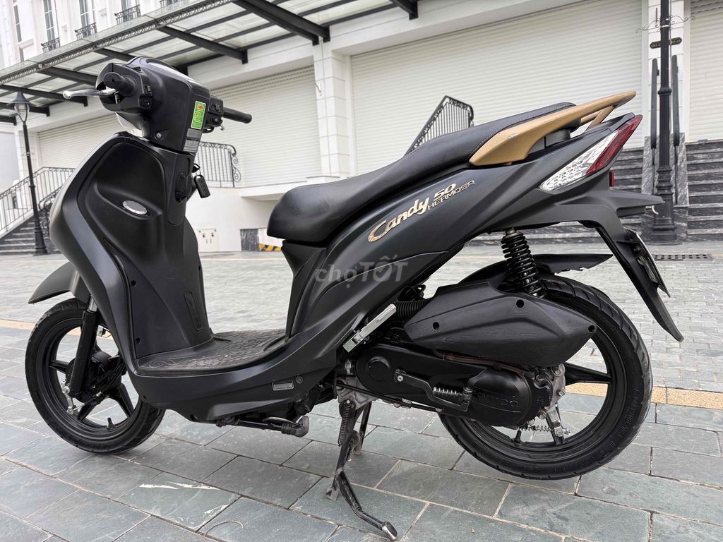 Конфеты Kymco Hermosa 50 куб. см 2023, черные, 4000 мм