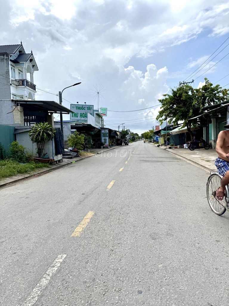 Nền đẹp, cách chợ Bình Chánh chỉ 2,5km - Ko quy hoạch, ko mồ mả