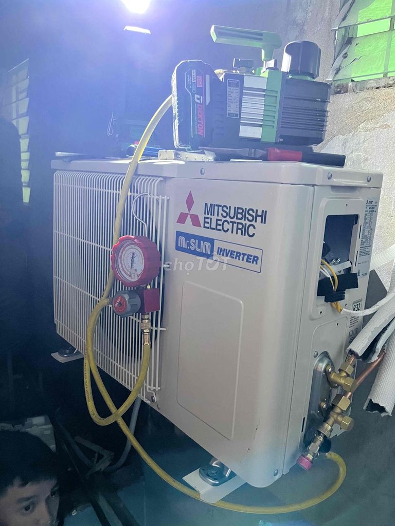 nhận lắp máy lạnh. Dịch vụ tại Huyện Bình Chánh Tp Hồ Chí Minh được đăng bởi Tân đien lanh hình 7