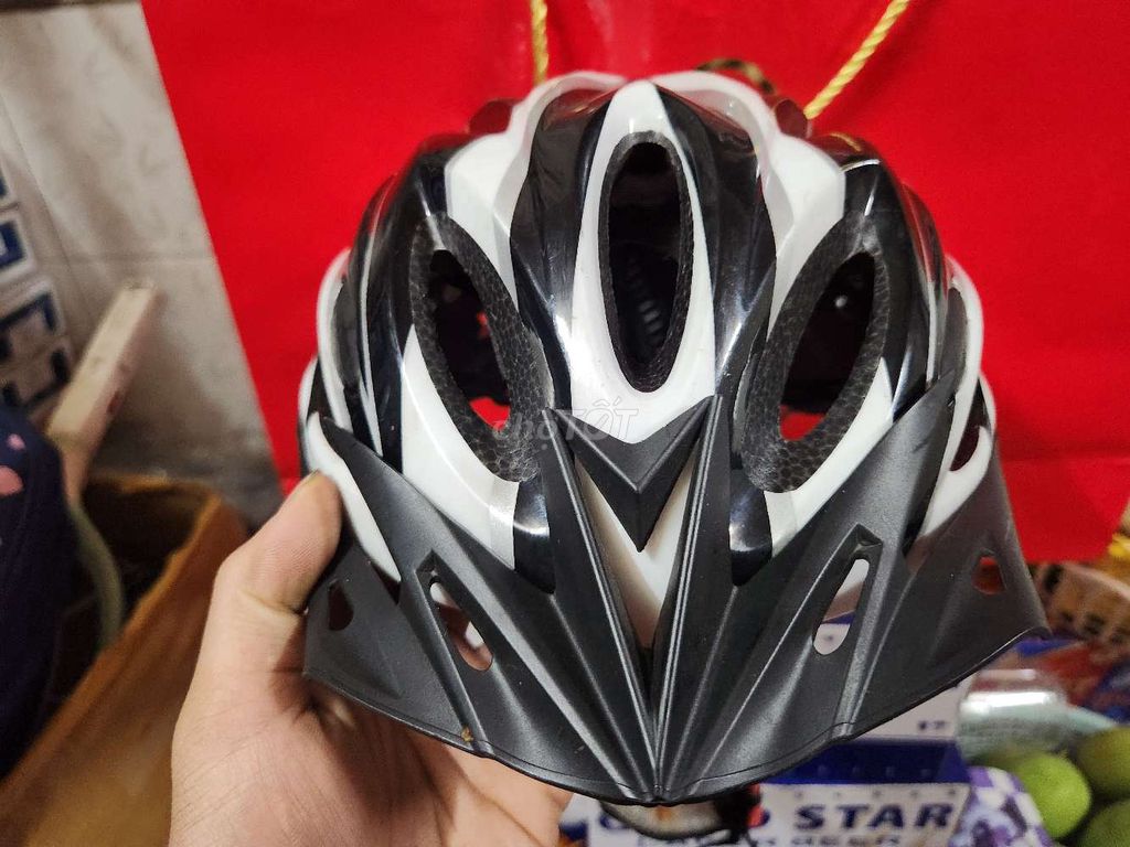 Nón bảo hiểm xe đạp thể thao còn đẹp giá rẻ. Mua bán Đồ thể thao, Dã ngoại tại Thành phố Châu Đốc An Giang được đăng bởi Quang Phúc hình 1