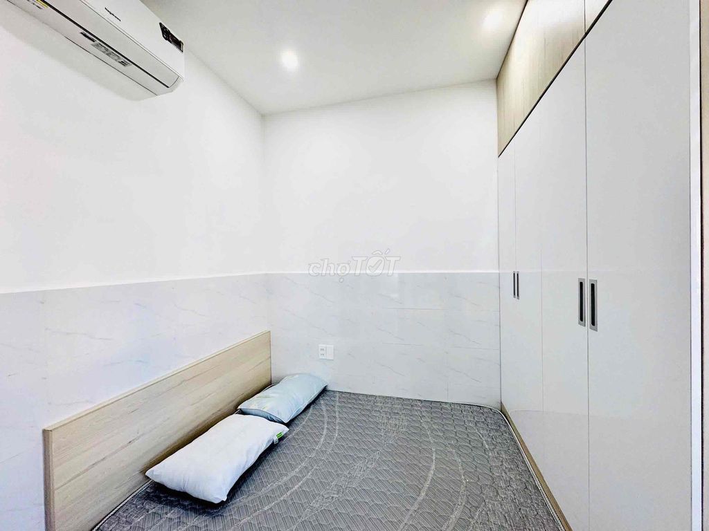 Brand-new 2-bedroom flat near Hồ Xuân Hương and My Khe beach — photo 8
