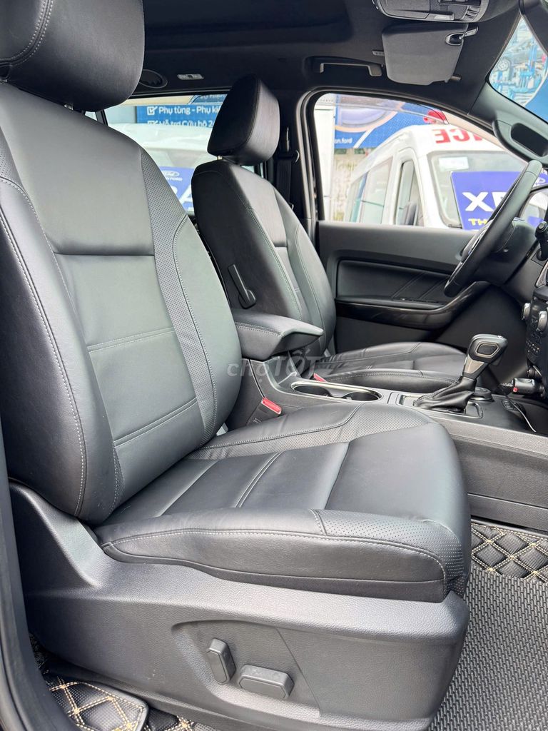 FORD EVEREST 2020 TITANIUM 4X4 SIÊU LƯỚT. Mua bán Ô tô tại Quận 3 Tp Hồ Chí Minh được đăng bởi Duy Vỹ hình 10