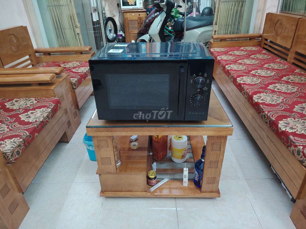 Lò vi sóng Electrolux Đen. Mua bán Bếp, lò, đồ điện nhà bếp tại Quận Ba Đình Hà Nội được đăng bởi Nguyễn Đức đạt   hình 1