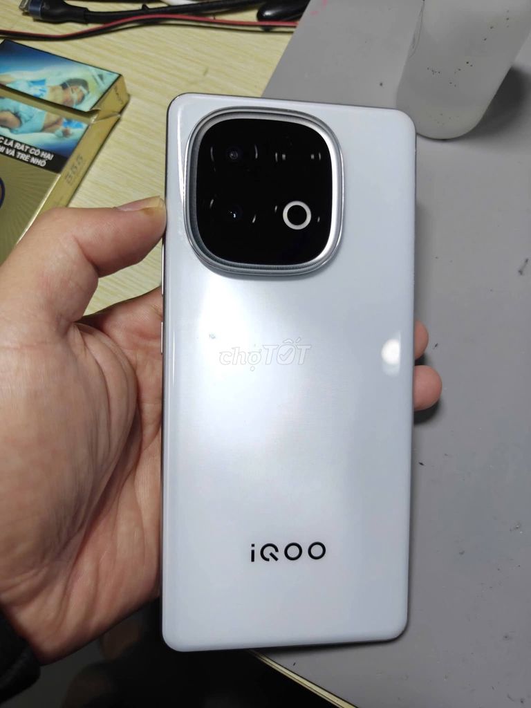 Vivo iQOO Z10 Turbo Plus Trắng. Mua bán Điện thoại tại Huyện Sông Mã Sơn La được đăng bởi HH Hiếu hình 1