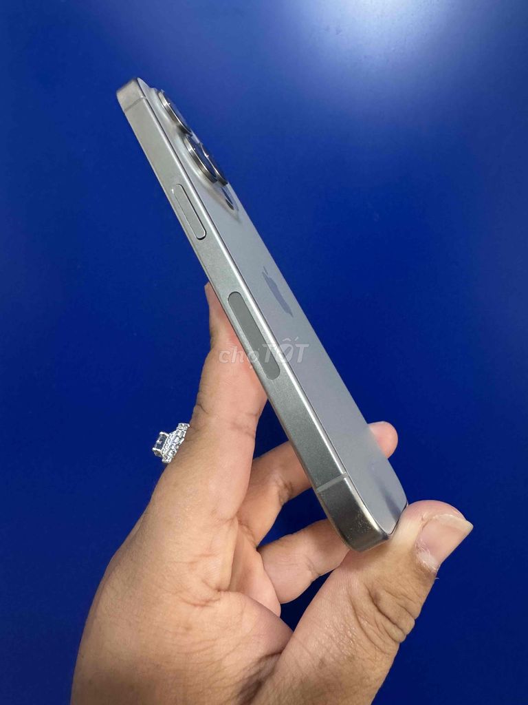 Apple iPhone 15 Pro 128GB Bạc. Mua bán Điện thoại tại Huyện Giồng Trôm Bến Tre được đăng bởi Quân hình 1