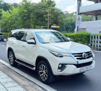 Toyota Fortuner 4x4 AT 2019 Trắng Xăng 75.000 km