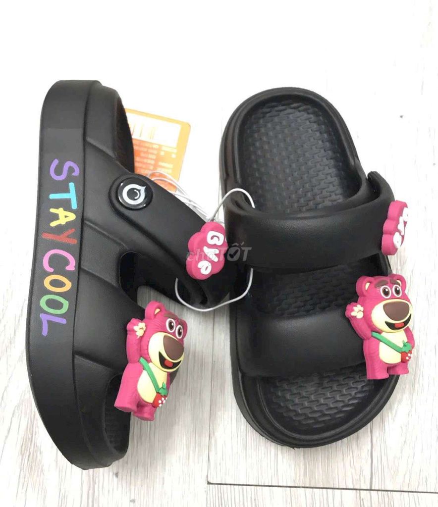 Dép Crocs Size 26-35. Mua bán Giày dép tại Huyện Thanh Trì Hà Nội được đăng bởi Nguyễn Thị Hồng Chiêm hình 1