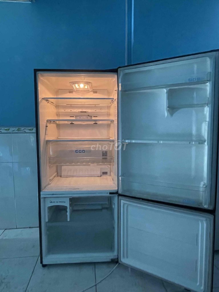 thanh lý tủ lạnh panasonic 417L  inveter