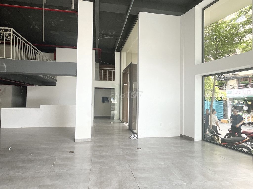 Chính chủ cho thuê nguyên tòa 1200m2 trung tâm q10, gần chung cư Hà Đô