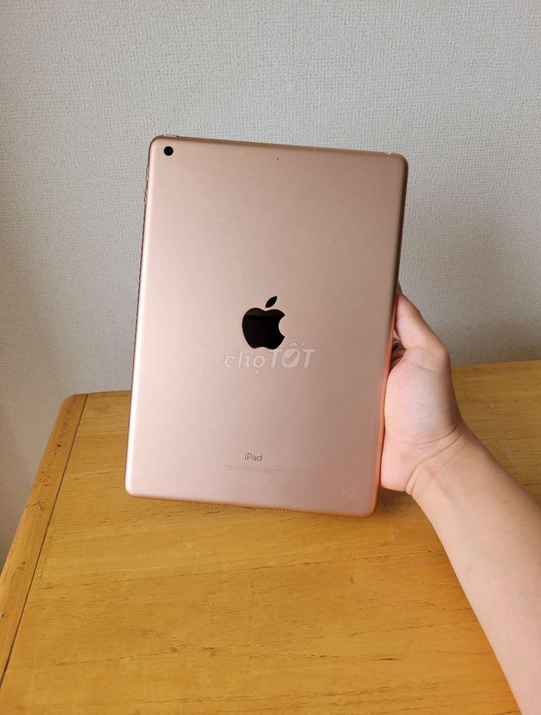 Apple iPad Gen 6 wifi 32GB Vàng hồng zin keg có gl. Mua bán Máy tính bảng tại Quận Tân Phú Tp Hồ Chí Minh được đăng bởi Trong Minh hình 1