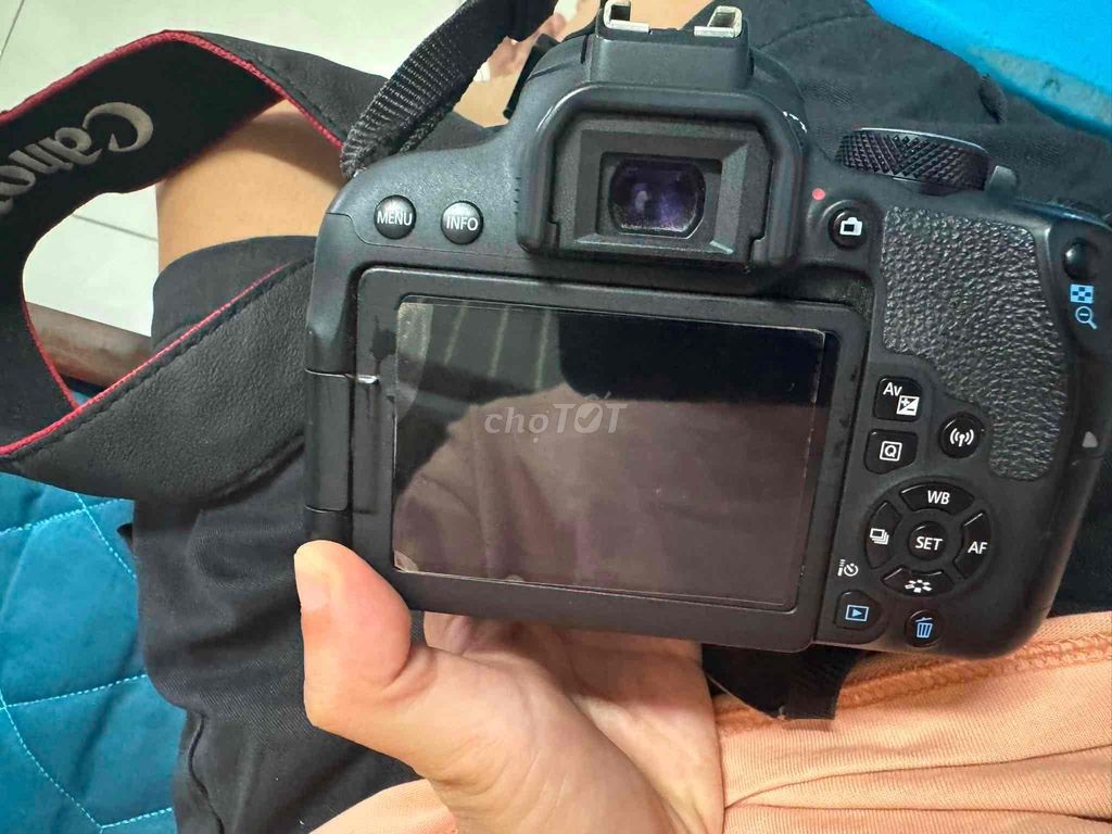 Máy ảnh Canon EOS 800D Đen kèm 2 lens. Mua bán Máy ảnh, Máy quay tại Huyện Cam Lâm Khánh Hòa được đăng bởi lê lam hình 1